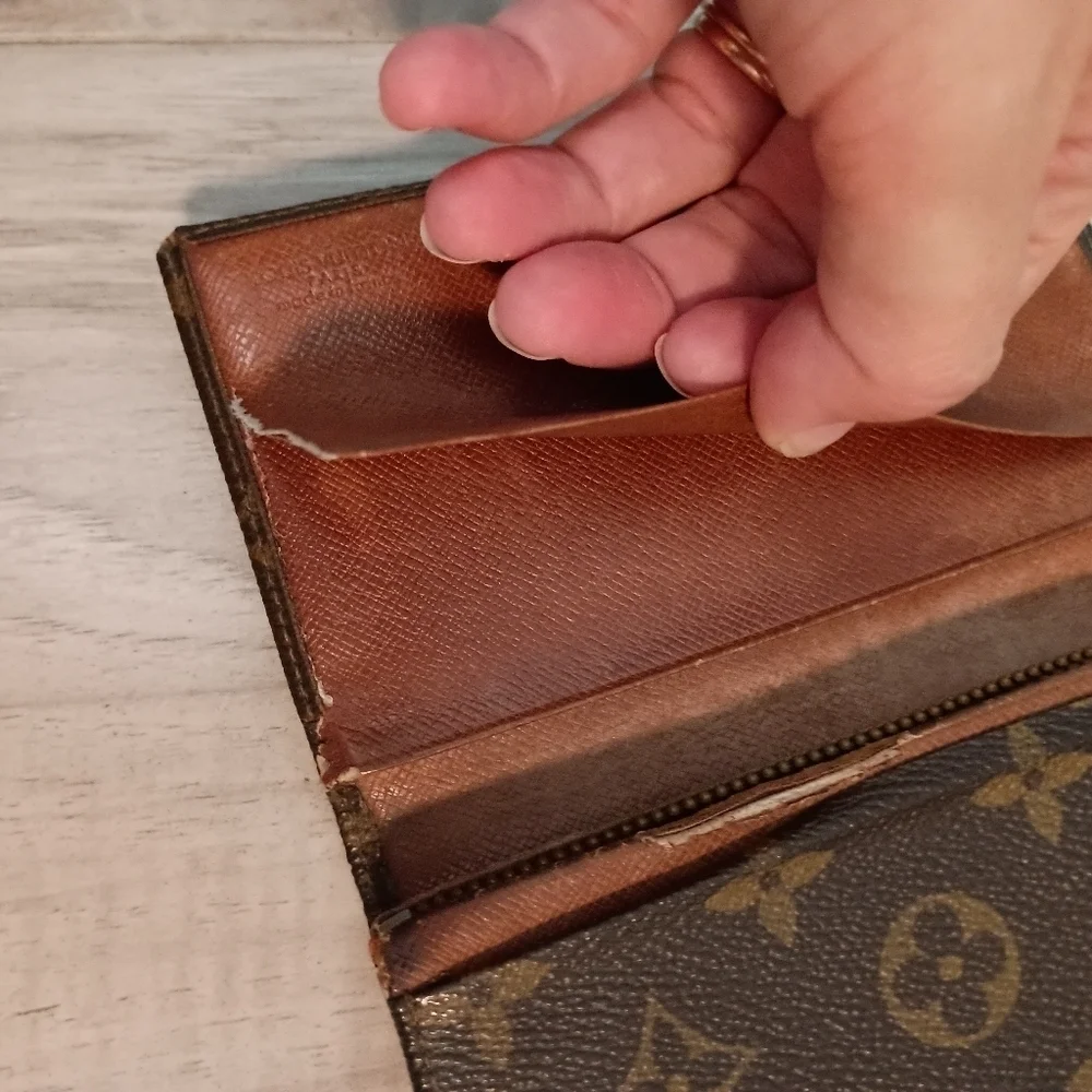 Louis Vuitton Monnaie Monogram wallet